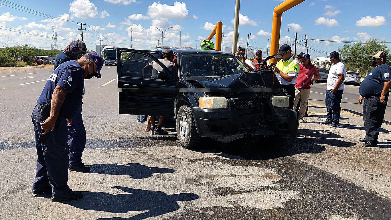 Choca contra un marco metálico y resulta herido, en Nuevo Laredo