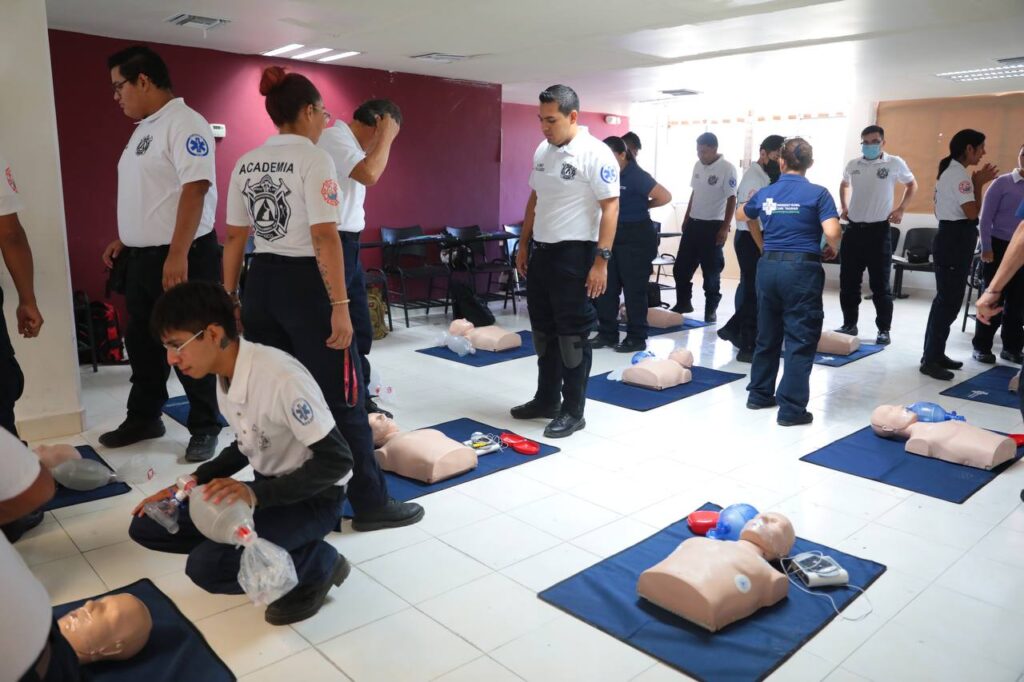 Certifican a elementos de la Academia de Protección Civil ante asociación internacional