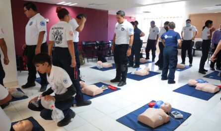 Certifican a elementos de la Academia de Protección Civil ante asociación internacional