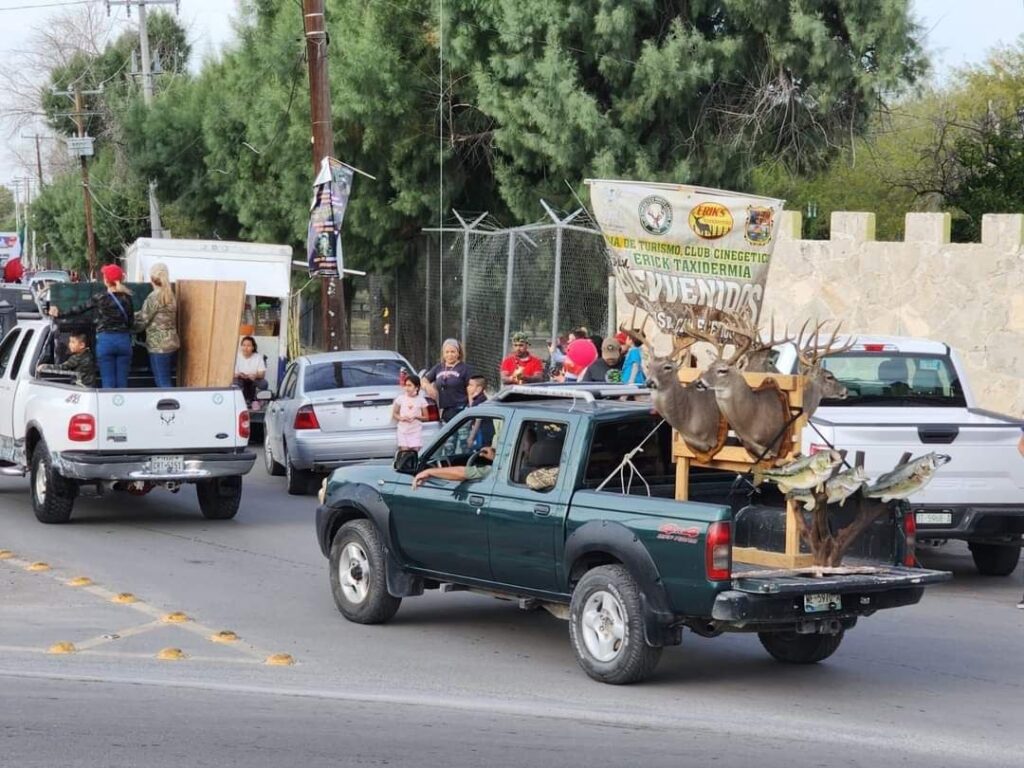 Participan cazadores en Desfile Cinegético en Nuevo Laredo