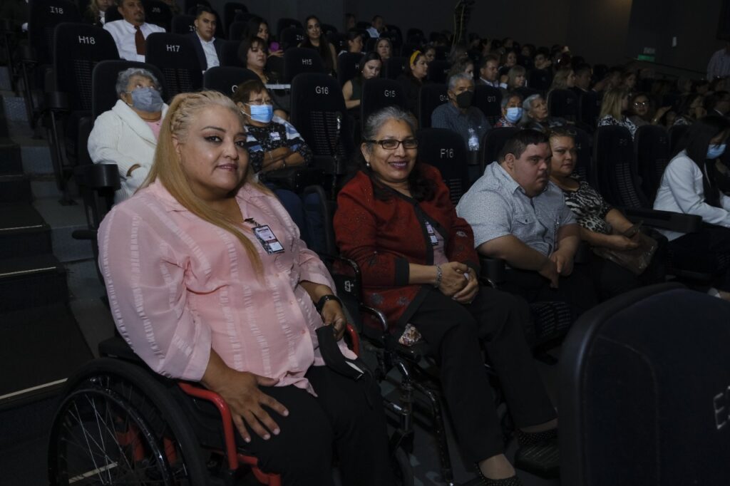 Presenta Claudette Canturosas Villarreal su primer informe de resultados en el DIF Nuevo laredo