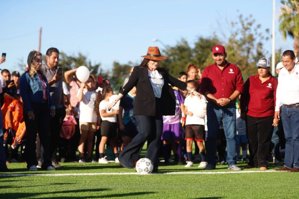 Renueva Gobierno de Nuevo Laredo canchas de Fut 7 en la Unidad Deportiva