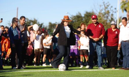 Renueva Gobierno de Nuevo Laredo canchas de Fut 7 en la Unidad Deportiva