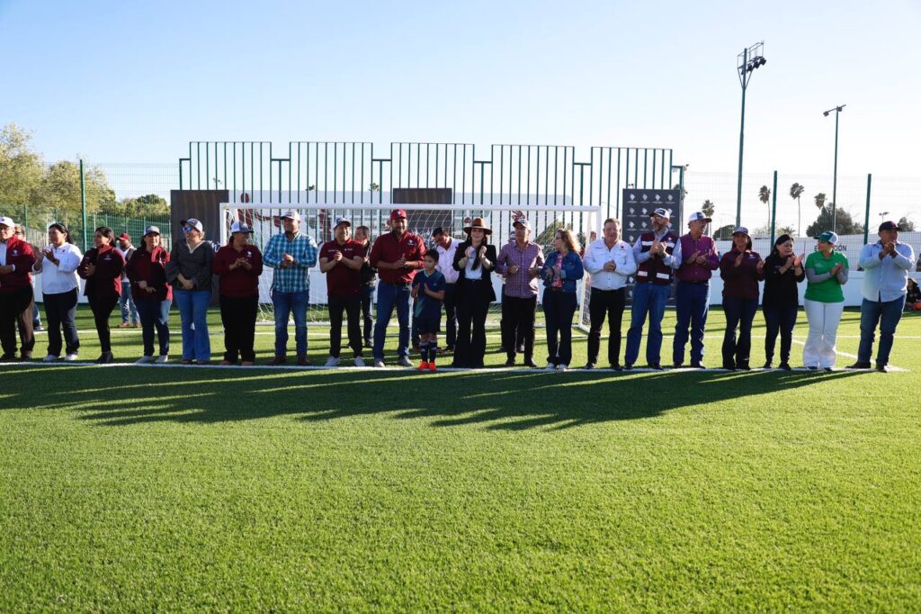 Renueva Gobierno de Nuevo Laredo canchas de Fut 7 en la Unidad Deportiva