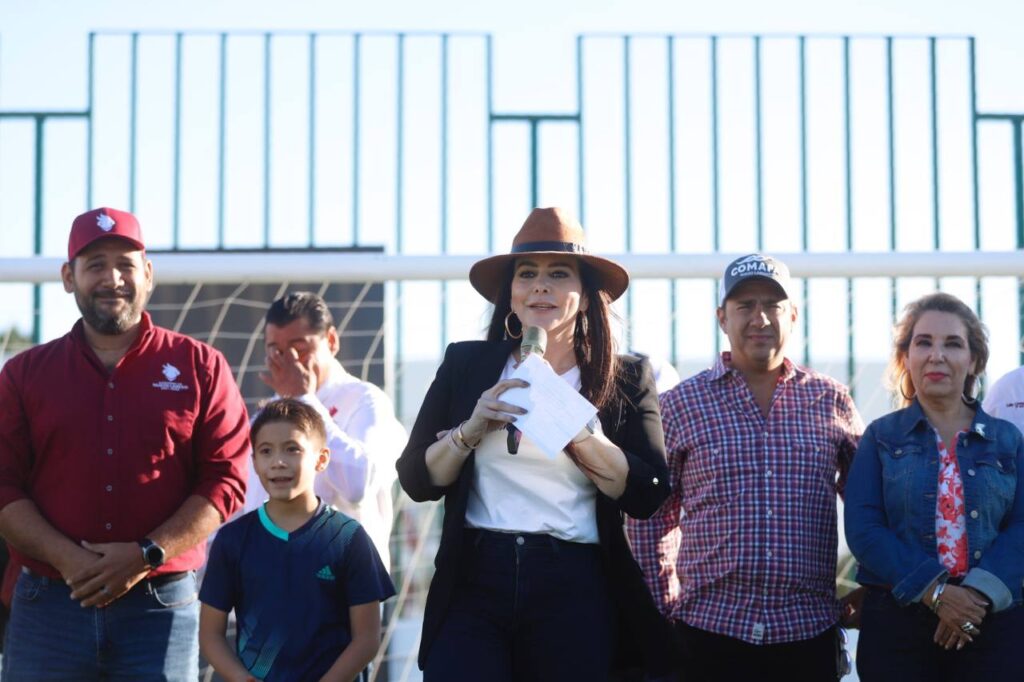 Renueva Gobierno de Nuevo Laredo canchas de Fut 7 en la Unidad Deportiva