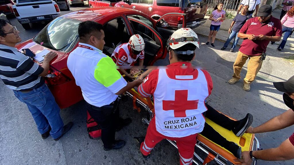 Choque múltiple deja una mujer herida en Nuevo Laredo