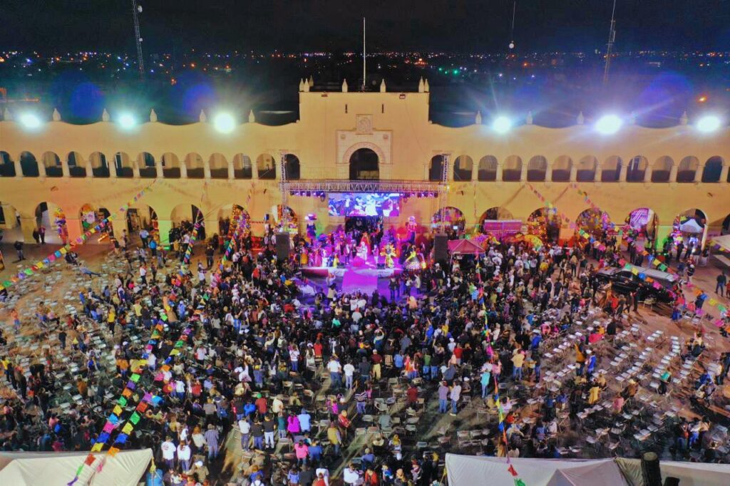 Vive Nuevo Laredo tradiciones mexicanas de Día de Muertos