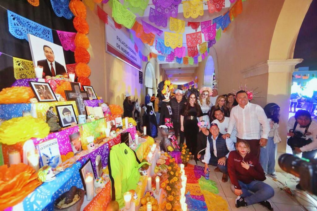 Vive Nuevo Laredo tradiciones mexicanas de Día de Muertos