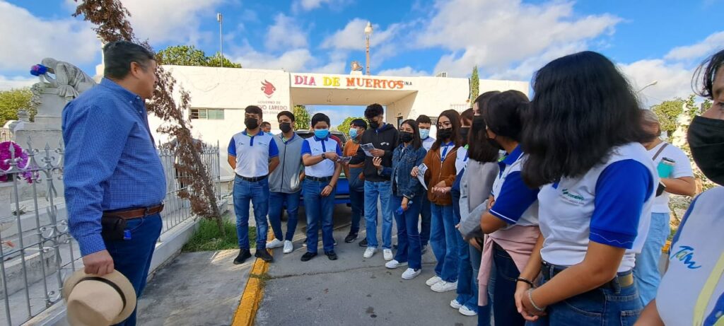 Difunde Gobierno de Nuevo Laredo riqueza histórica de Panteón Antiguo con visitas guiadas