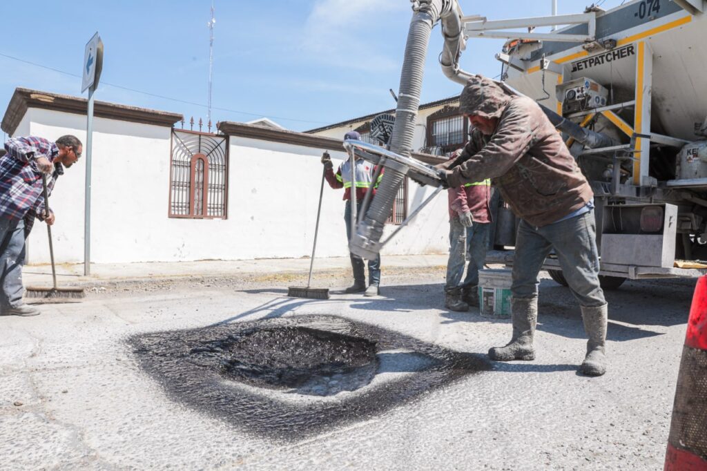 Dignifica Gobierno de Nuevo Laredo vialidades con campaña permanente de bacheo