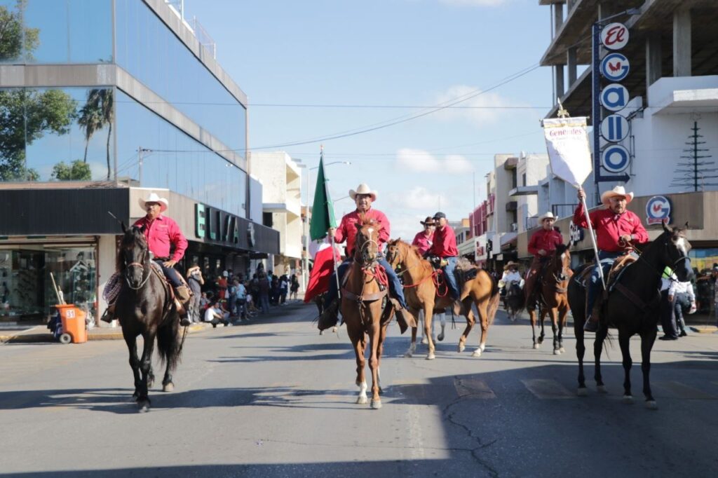 Vivirá Nuevo Laredo desfile conmemorativo del 112 Aniversario de la Revolución Mexicana