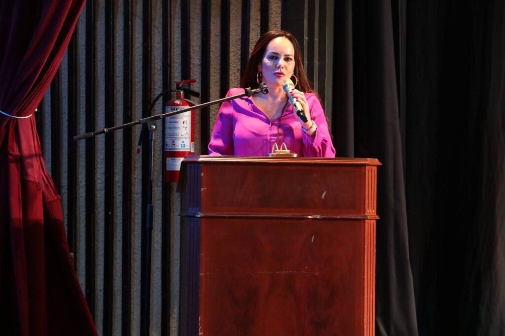 Inician Cartelera Naranja de INMUJER con conferencia de Saskia Niño de Rivera