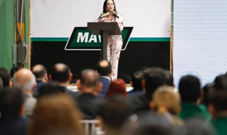 Continúa crecimiento industrial en Nuevo Laredo; inaugura Carmen Lilia Canturosas nueva maquiladora