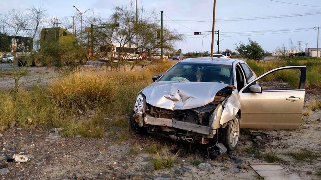 Pareja resulta herida tras fuerte encontronazo en Nuevo Laredo