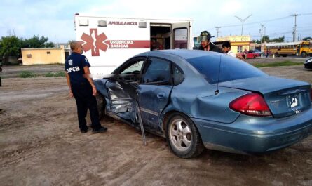 Pareja resulta herida tras fuerte encontronazo en Nuevo Laredo