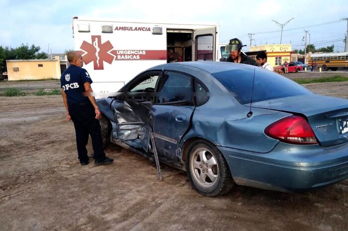 Pareja resulta herida tras fuerte encontronazo en Nuevo Laredo