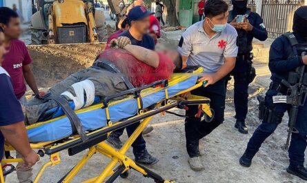 Trabajadores resultan lesionados tras caerles montones de tierra en Nuevo Laredo