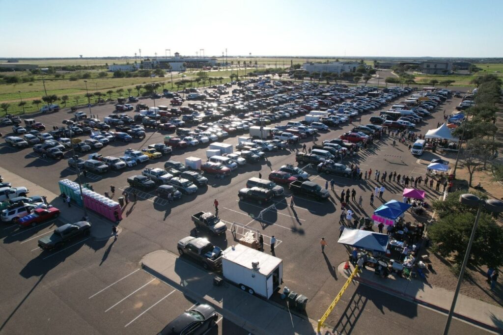 Recibe Nuevo Laredo caravana de paisanos con más de 2 mil vehículos