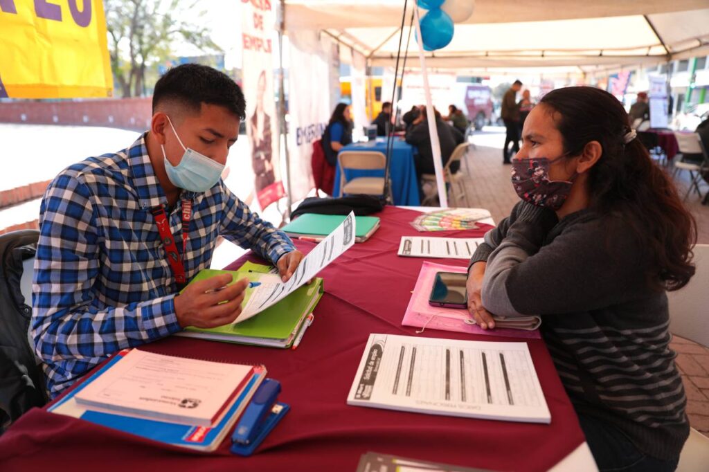 Responden neolaredenses a programa municipal “Empleo en tu Colonia”