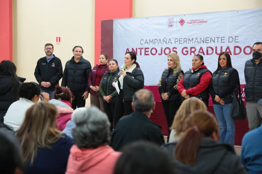 Beneficia Gobierno de Nuevo Laredo a más de 200 ciudadanos con anteojos graduados