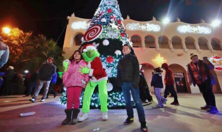 Invita municipio de Nuevo Laredo a disfrutar de navidad en el palacio