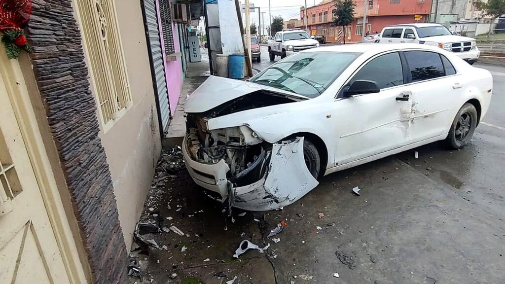 Dos heridos tras encontronazo en Nuevo Laredo