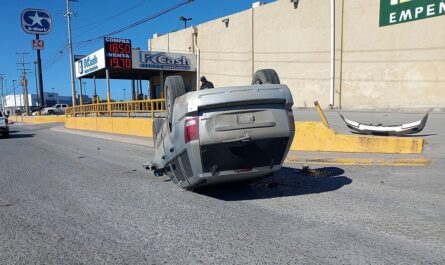 Volcadura en Nuevo Laredo deja un hombre herido