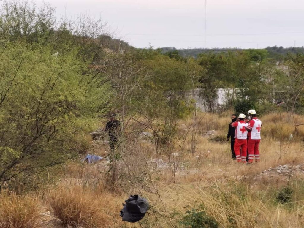 Hombre es asesinado por sus ‘amigos’ en Ciudad Victoria; dejaron su cuerpo entre el monte