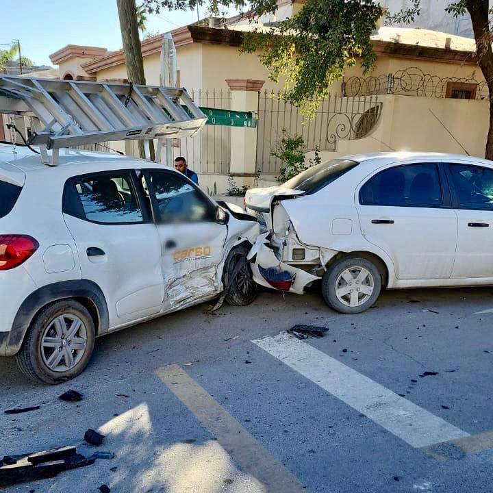 Cuatro autos dañados en choque en Nuevo Laredo