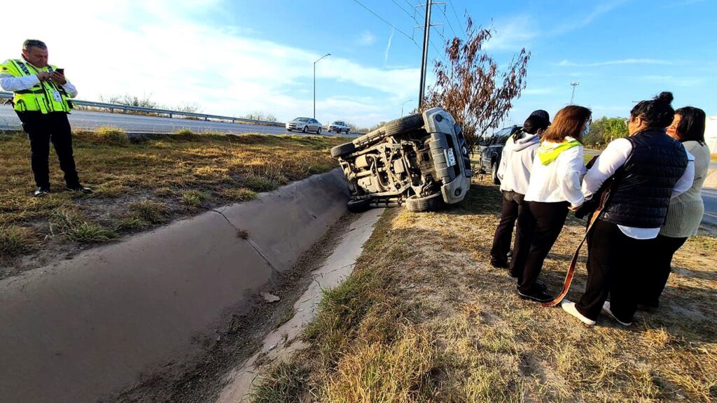 Maestra sobrevive a accidente en calles de Nuevo Laredo