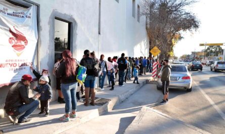 Vacuna Nuevo Laredo a cientos de ciudadanos contra COVID-19