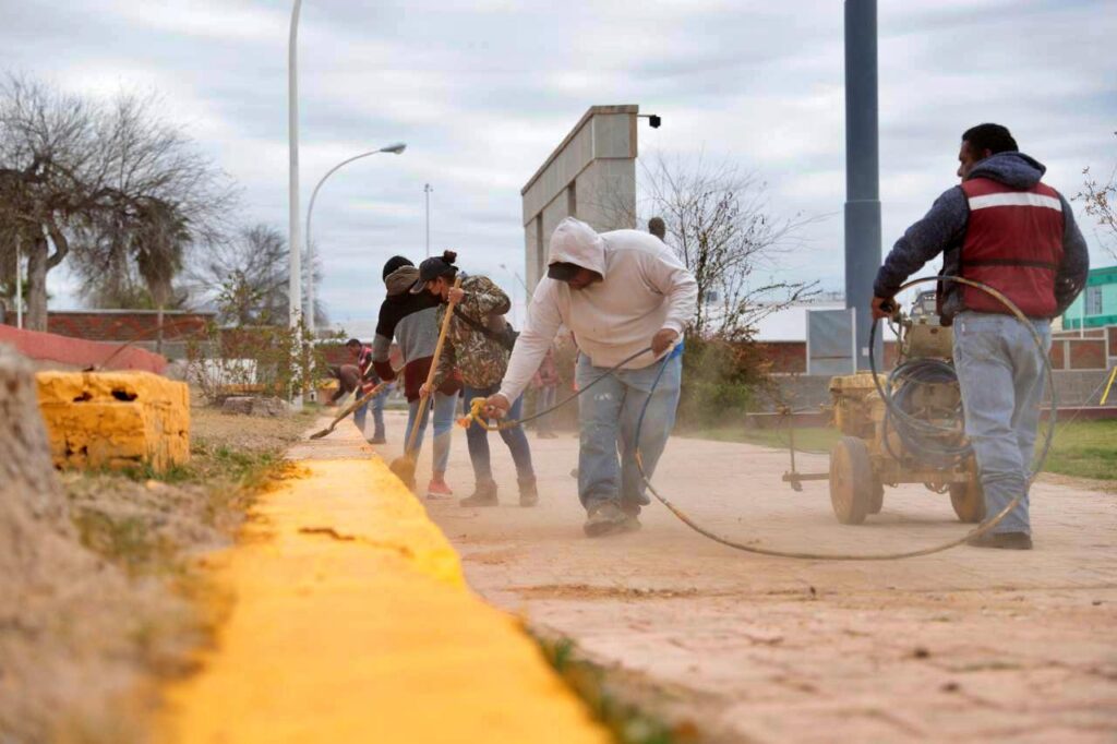 Brindan mantenimiento al Parque Morelos de Nuevo Laredo con Mega Cuadrilla