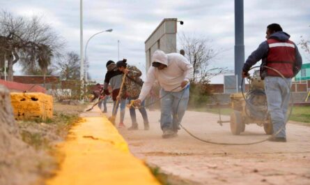 Brindan mantenimiento al Parque Morelos de Nuevo Laredo con Mega Cuadrilla