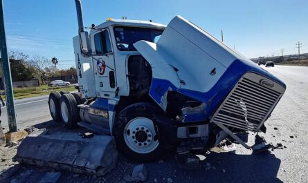 Trailero causa choque múltiple en Nuevo Laredo