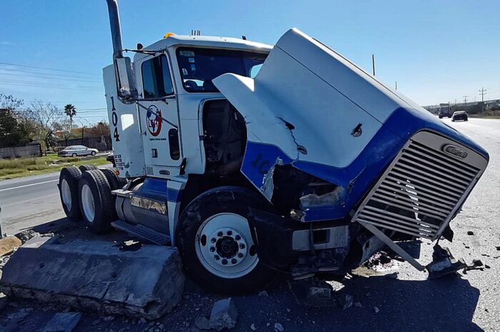 Trailero causa choque múltiple en Nuevo Laredo