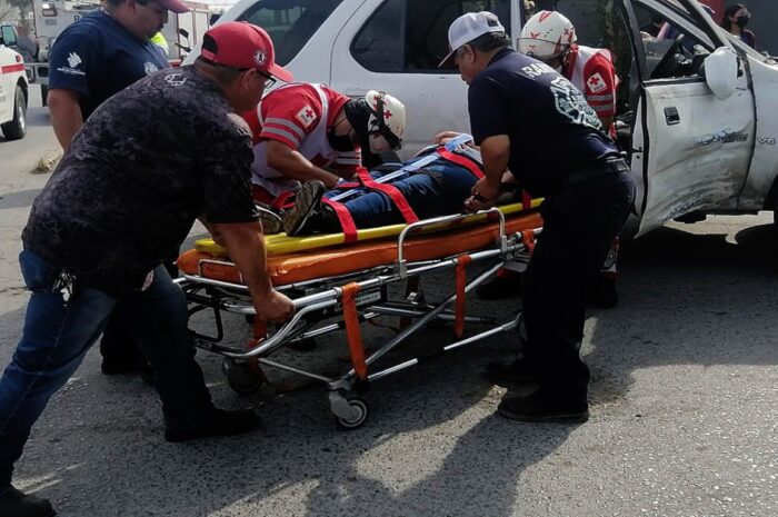 Accidente en Nuevo Laredo deja a motociclista y mujer heridos