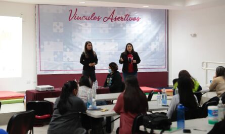 Docentes aprenden estrategias de educación para implementar con alumnos