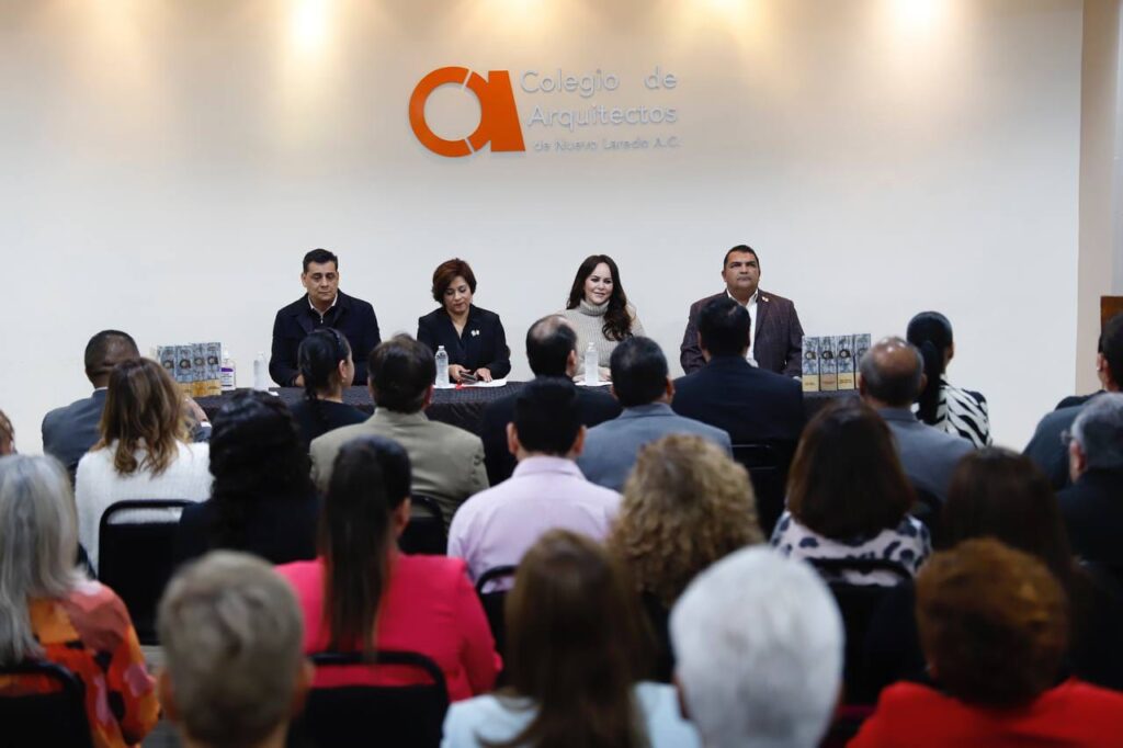 Entrega alcaldesa escrituras a Colegio de Arquitectos de Nuevo Laredo en su 48 aniversario