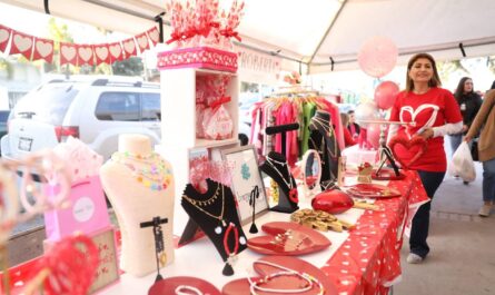 Promueve Nuevo Laredo a emprendedores locales con bazar Haciendo Comunidad edición San Valentín