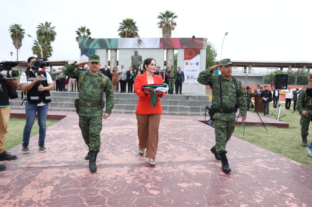 Conmemora Nuevo Laredo el Día de la Bandera