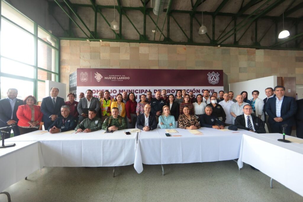 Toman protesta a integrantes del consejo municipal de Protección Civil de Nuevo Laredo