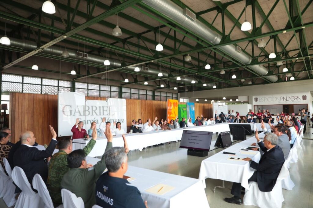 Toman protesta a integrantes del consejo municipal de Protección Civil de Nuevo Laredo