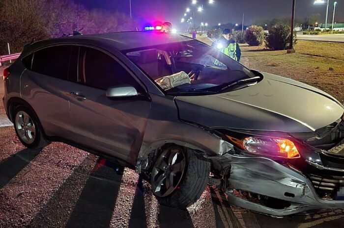 Choque con volcadura en Nuevo Laredo termina en huida del conductor