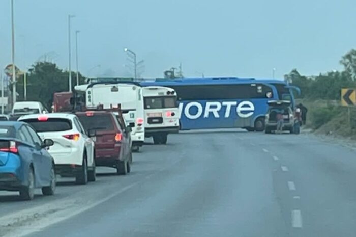 Reportan bloqueos sobre la carretera Reynosa-Río Bravo