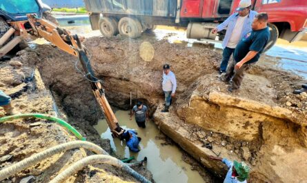 Concluye COMAPA Nuevo Laredo obras de reparación de tubo roto en Carretera Nacional y Puente Colosio