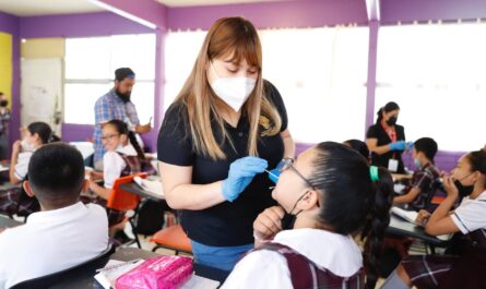 Brindan atenciones de salud a más de 200 alumnos de la primaria Vicente Guerrero, en Nuevo Laredo