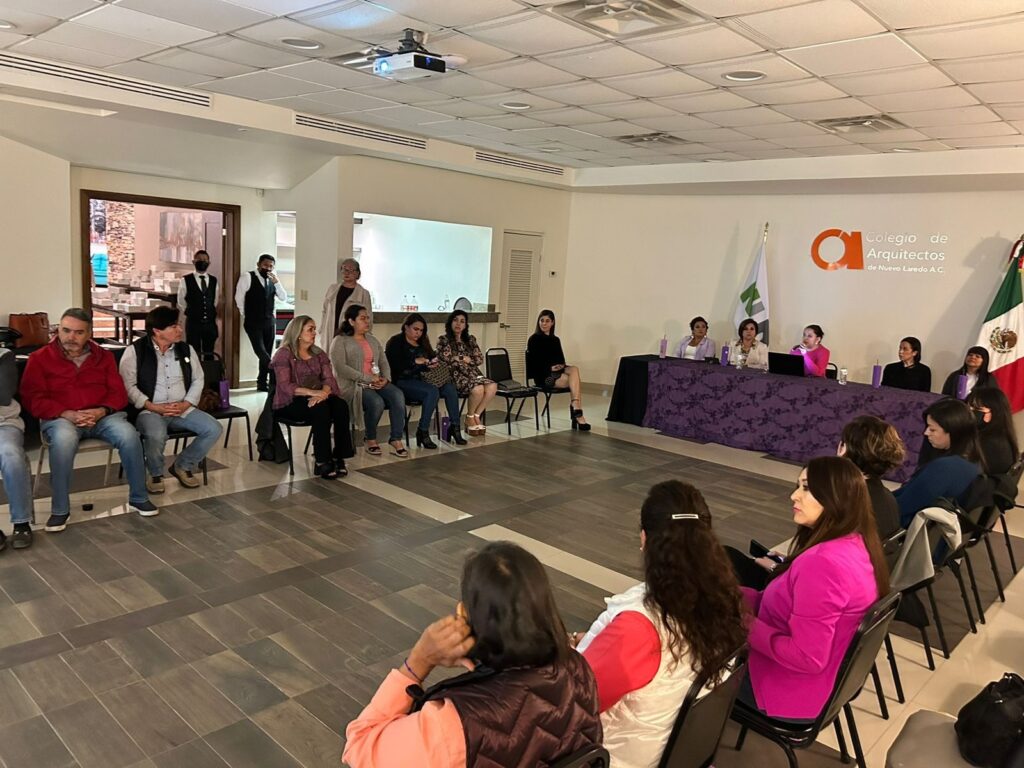 Lleva INMUJER pláticas preventivas de violencia a Colegio de Arquitectos de Nuevo Laredo