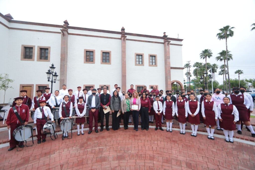 Reconocen alumnos de la secundaria 80, apoyo oportuno de la alcaldesa Carmen Lilia Canturosas