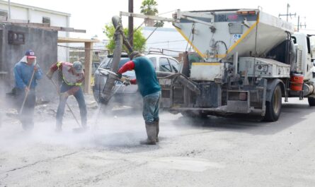 Mejoran vialidades de Nuevo Laredo con campaña permanente de bacheo