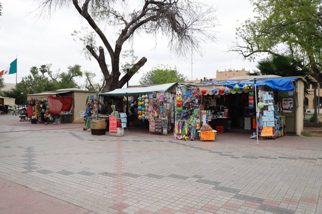 Exhorta Nuevo Laredo a comerciantes informales a tramitar permiso de venta para Pascua